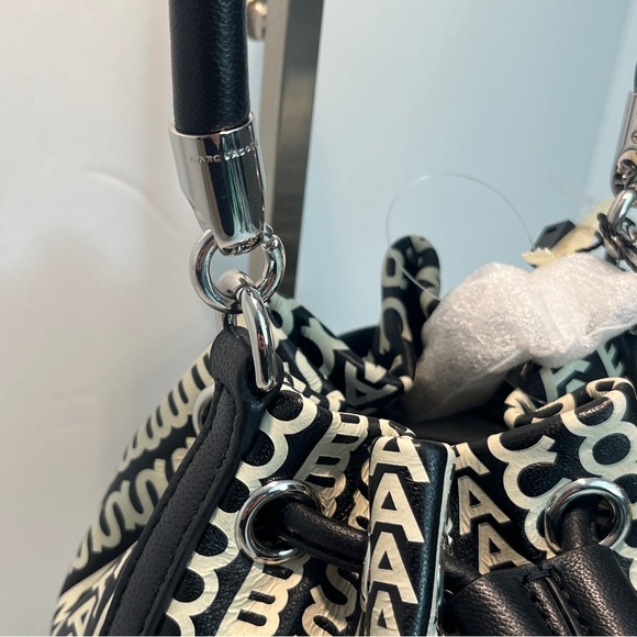 MARC JACOBS MONOGRAM LEATHER BUCKET BAG - Picture 2 of 6